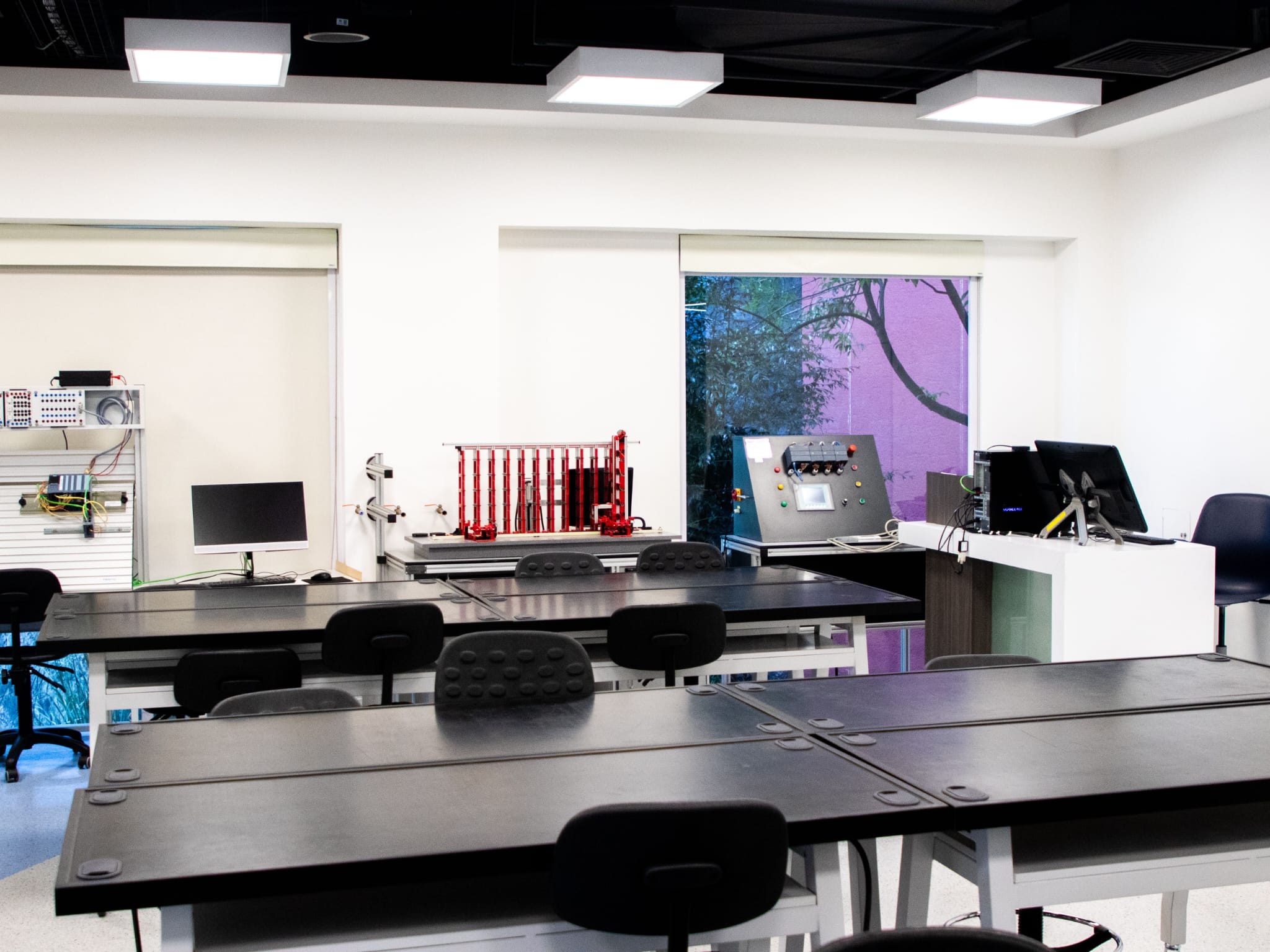 Laboratory workspace