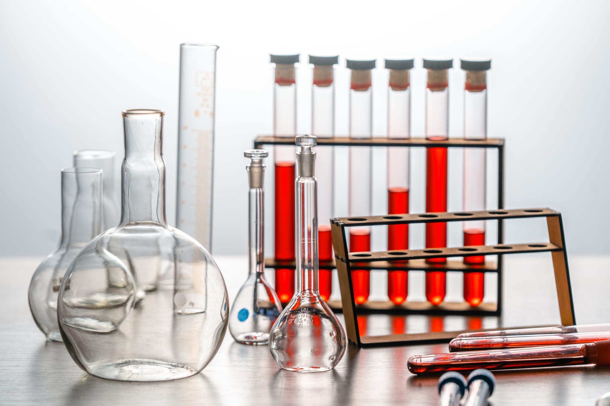 Laboratory glassware and samples